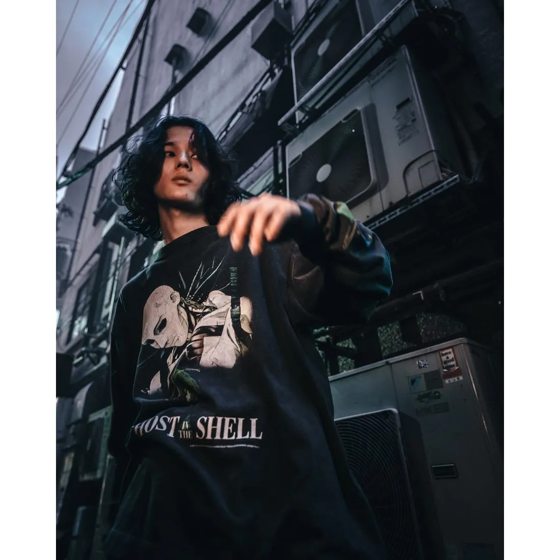 SAINT Mxxxxxx × GHOST IN THE SHELL Ghost in the Shell GS_LS TEE/GITS/BLK Big IP Ghost in the Shell co-branded model Motoko Kusanagi takes a bath Retro distressed long sleeves Washed black S-XL Ready-to-wear Assute dyeing Full-body spray fade/replacement fade Correct accessories Joint LOGO wash mark/main mark/cherub mark Super complex printing replica The drawing/pattern making cycle is very long and the hand graffiti is dirty.